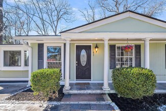 817 Savage Rd, Charleston, SC 29414