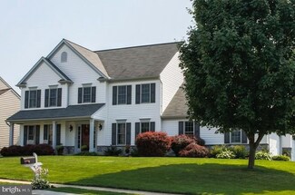 1824 Windrow Dr, Lancaster, PA 17602