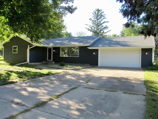 5908 Shepard Ln, Champlin, MN 55316