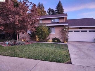 1127 River Bluff Dr, Oakdale, CA 95361