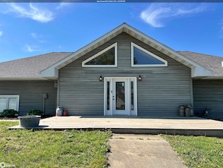 809 NE 7th St, Leon, IA 50144