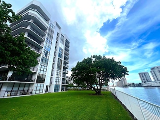 800 Parkview Dr Unit 528, Hallandale Beach, FL 33009