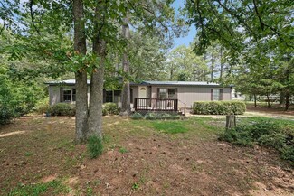 201 Riverview Dr, Vass, NC 28394