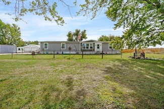 618 W Smith St, Russell, IA 50238