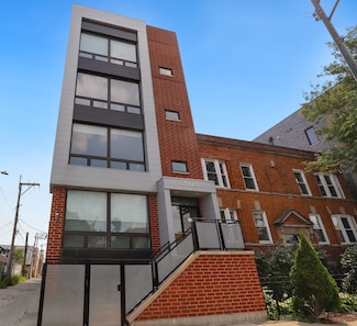 2413 W Fullerton Ave Unit 3, Chicago, IL 60647