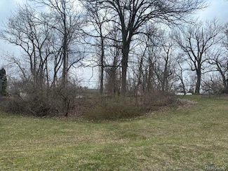 Lots Green Lake Langtoft, West Bloomfield Township, MI 48324