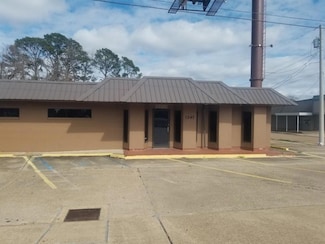 1247 Macarthur Dr, Alexandria, LA 71303