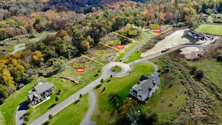 187 Willow Creek Estates Dr, Southbury, CT 06488