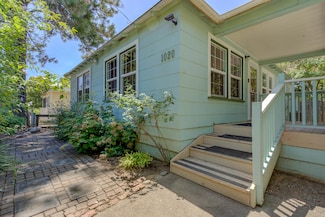 1020 East St, Redding, CA 96001