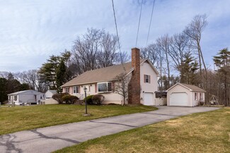 5 Bernier St, Somersworth, NH 03878