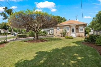 1026 Porter St, Waukegan, IL 60085