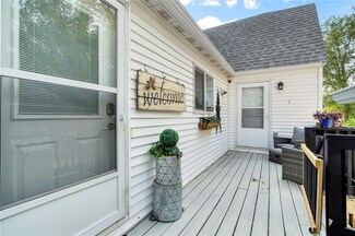 702 Jefferson Ave, Lowden, IA 52255
