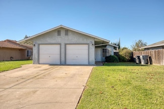 230 Ventanas Ave, Oakdale, CA 95361