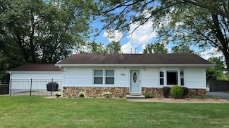 5330 W Hillcrest Dr, Bloomington, IN 47404