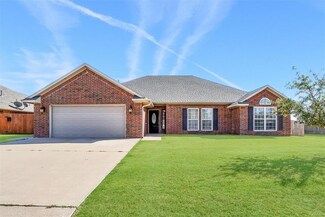 1800 White Tail Cir, Altus, OK 73521