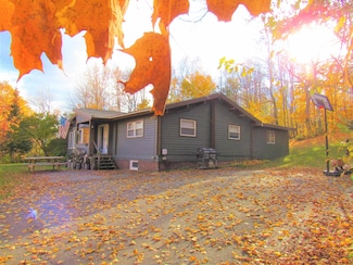 5729 Lake Rd, Newport Center, VT 05857