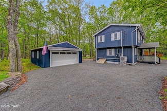 115 Jackson Dr, Hawley, PA 18428