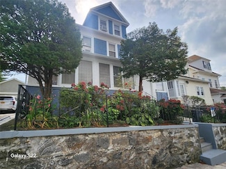 56 Woodbury St, New Rochelle, NY 10805