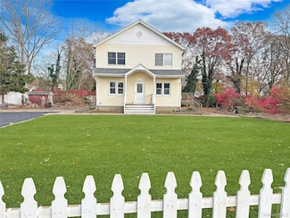 143 Walter Ave, Hauppauge, NY 11788