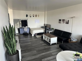 90 Prospect Ave Unit 8C, Hackensack, NJ 07601