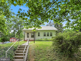 9 Hallton Hill Rd, Pine Grove, PA 17963
