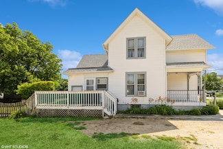 211 E Main St, Genoa, IL 60135