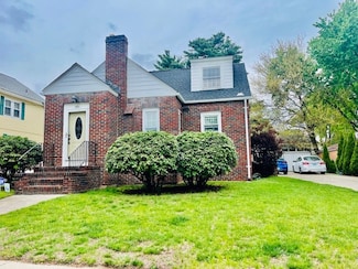 281 Auburn St, Cranston, RI 02910
