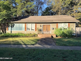 209 N Bolivar Ave, Cleveland, MS 38732