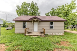 390 S Mabon Ave, Hartville, MO 65667