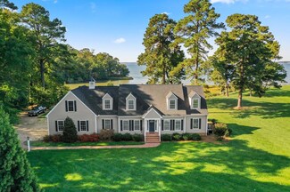 330 River Village Dr, Weems, VA 22576