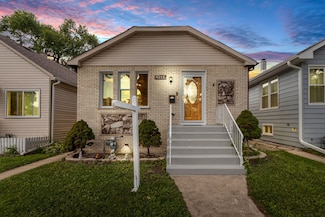 4212 N Ottawa Ave, Norridge, IL 60706