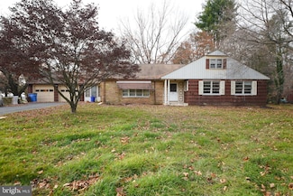1 Sunnyside Ln, Yardley, PA 19067