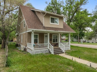 123 7th St NW, Minot, ND 58703