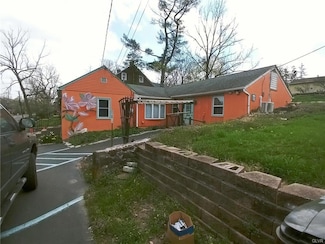 3111 Main St, Green Lane, PA 18054