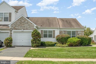 1828 Deer Run Dr, Hummelstown, PA 17036
