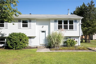 30 Steamboat St, Jamestown, RI 02835