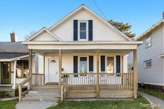 1138 Sanford St, Muskegon, MI 49441