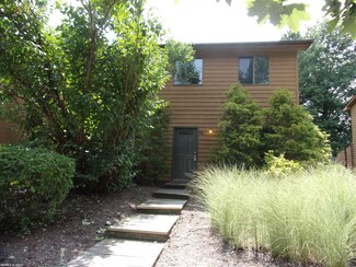 935 Lora Ln, Blacksburg, VA 24060