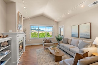 989 Golden Aspen Place Unit 45, Ashland, OR 97520