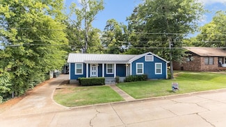 216 Bowie St, Nacogdoches, TX 75965