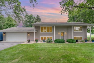 7616 113th 1 2 Ave N, Champlin, MN 55316