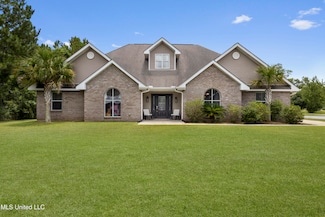1005 Maple St, Waveland, MS 39576