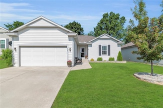 114 N Carriage Meadows Trail, Peculiar, MO 64078