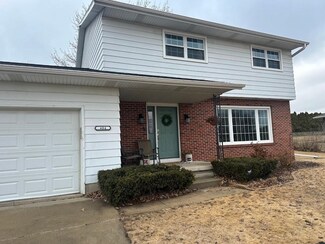 404 Parkview Dr, Columbus, WI 53925