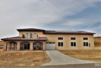 11000 Rio Frio Dr, Bakersfield, CA 93308