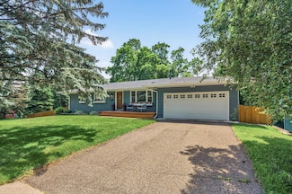 7601 Winsdale St N, Golden Valley, MN 55427