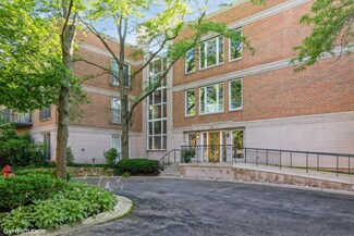 119 E Laurel Ave Unit 107, Lake Forest, IL 60045