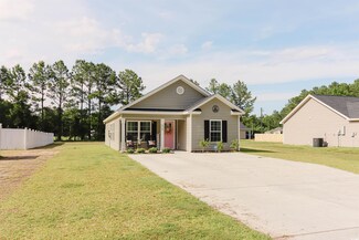6963 Daphane Dr, Loris, SC 29569