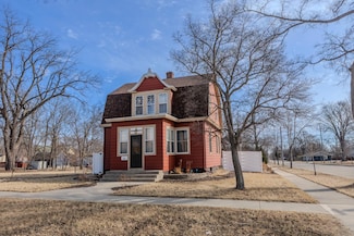 100 E 5th St, Morris, MN 56267