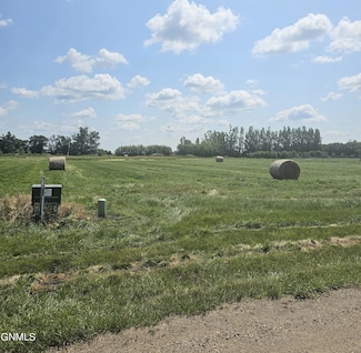 3104 Hoggarth Dr, Bloom, ND 58401